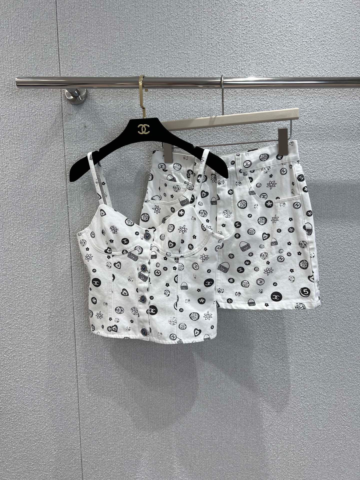C 25Ss spring and summer new Printed denim suspenders + skirt