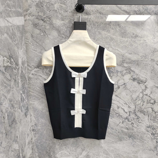 C 25 Black and White Color Clash Bow Knit Vest