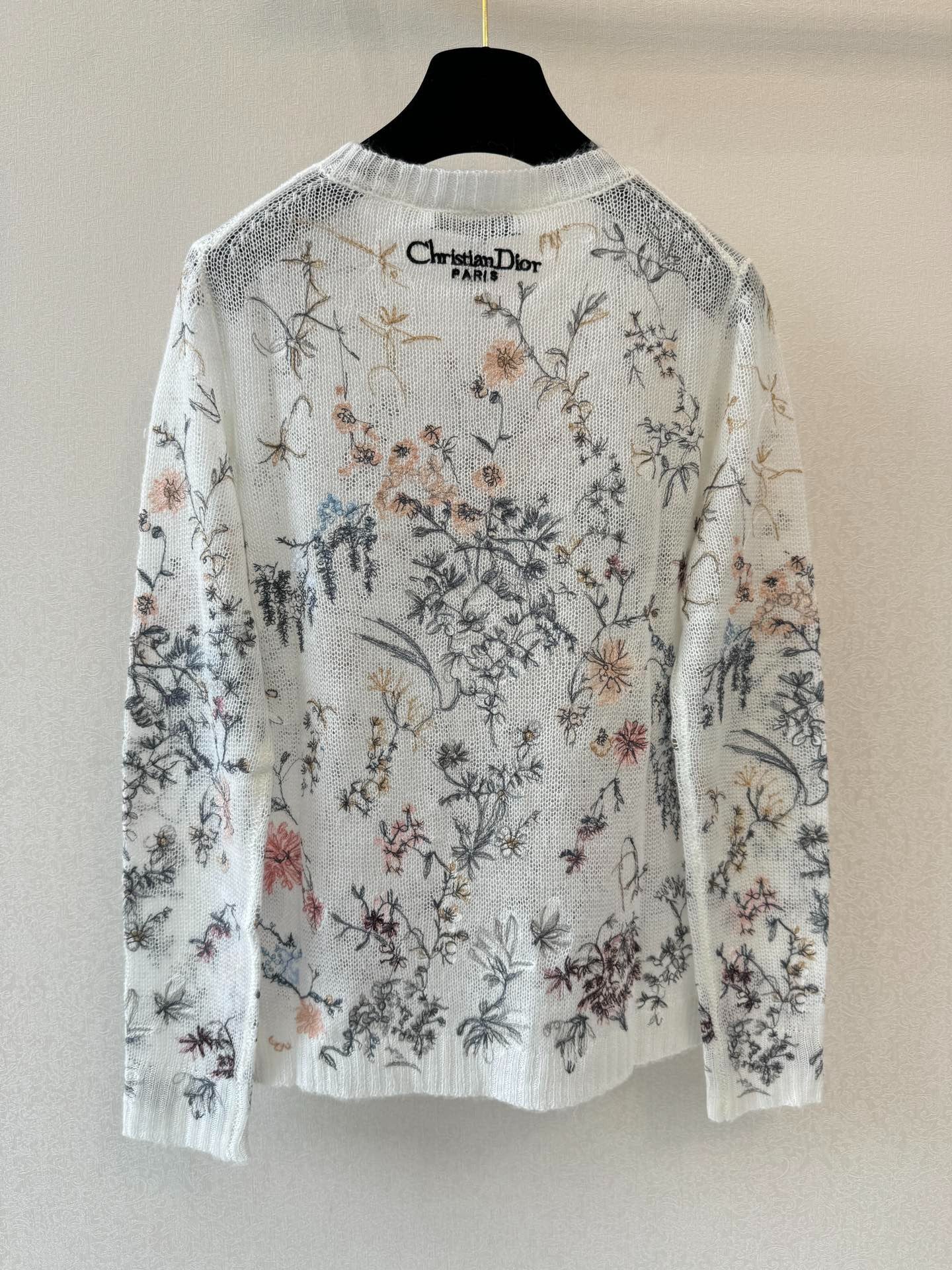 D 25 All-over embroidery Round neck, long sleeves(BLAKC/WHITE)