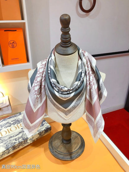 D 25 Double-sided, full-printed silk scarf