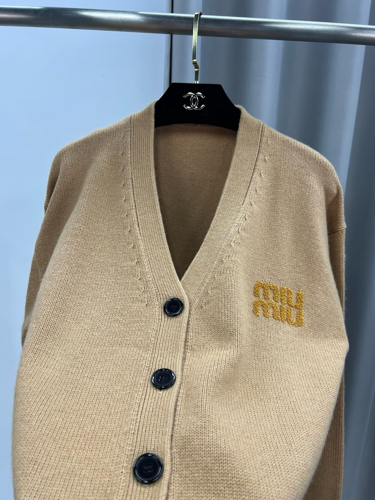 m 24 Spring/Summer New Single Breasted Knit Cardigan with Logo Printing