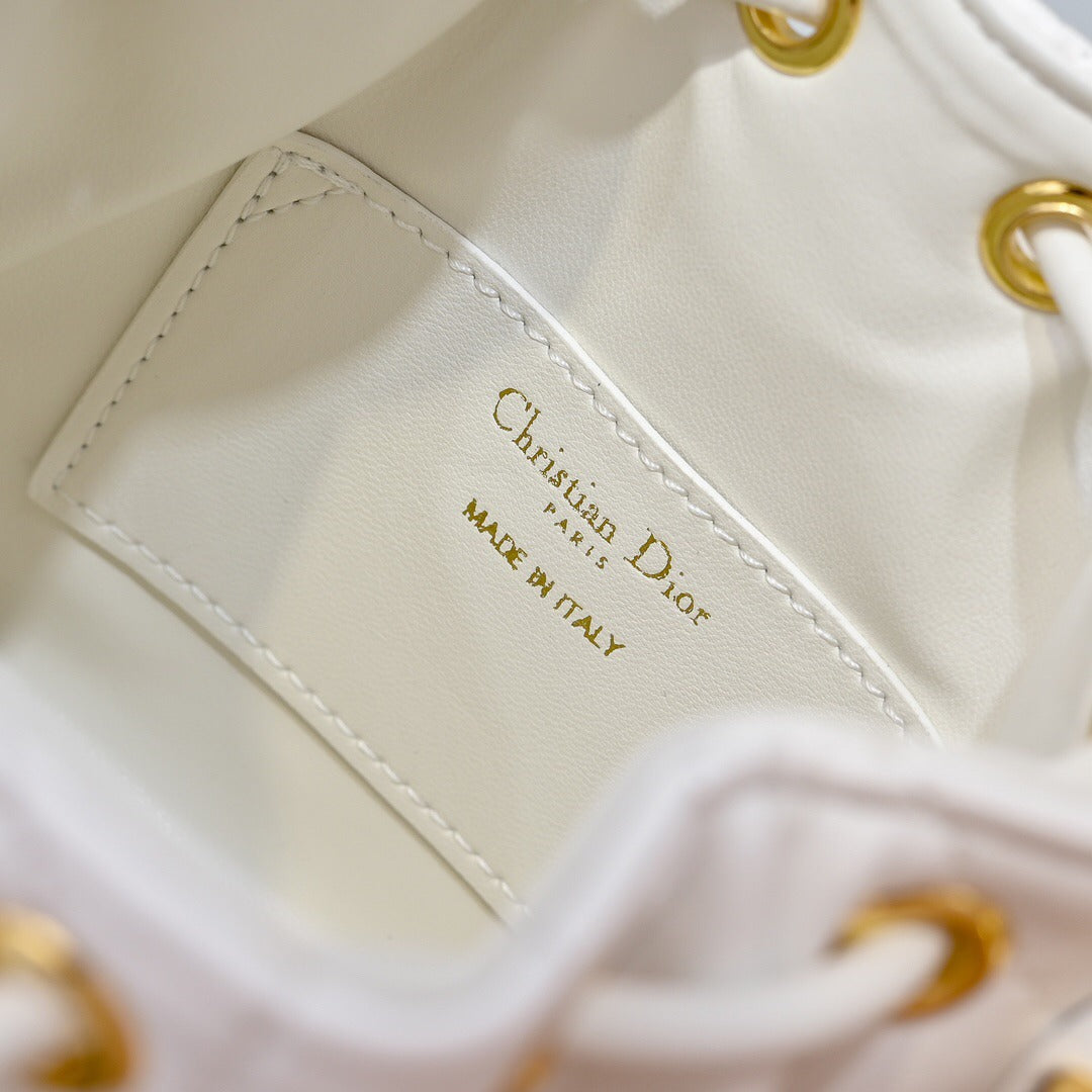 D 25 caro Bucket bag