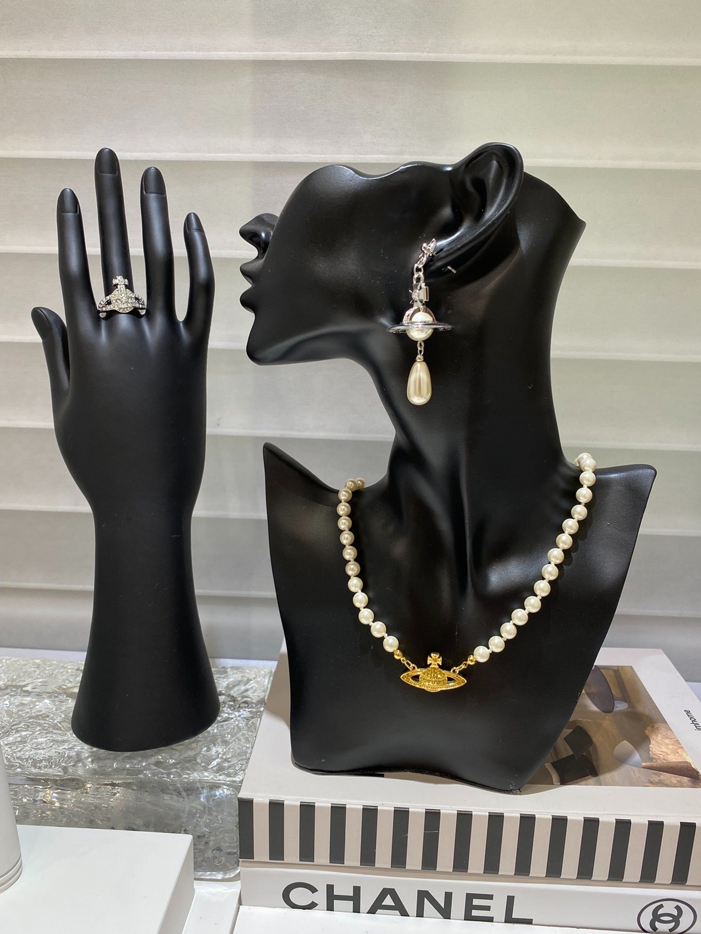 25 Pearl Necklace