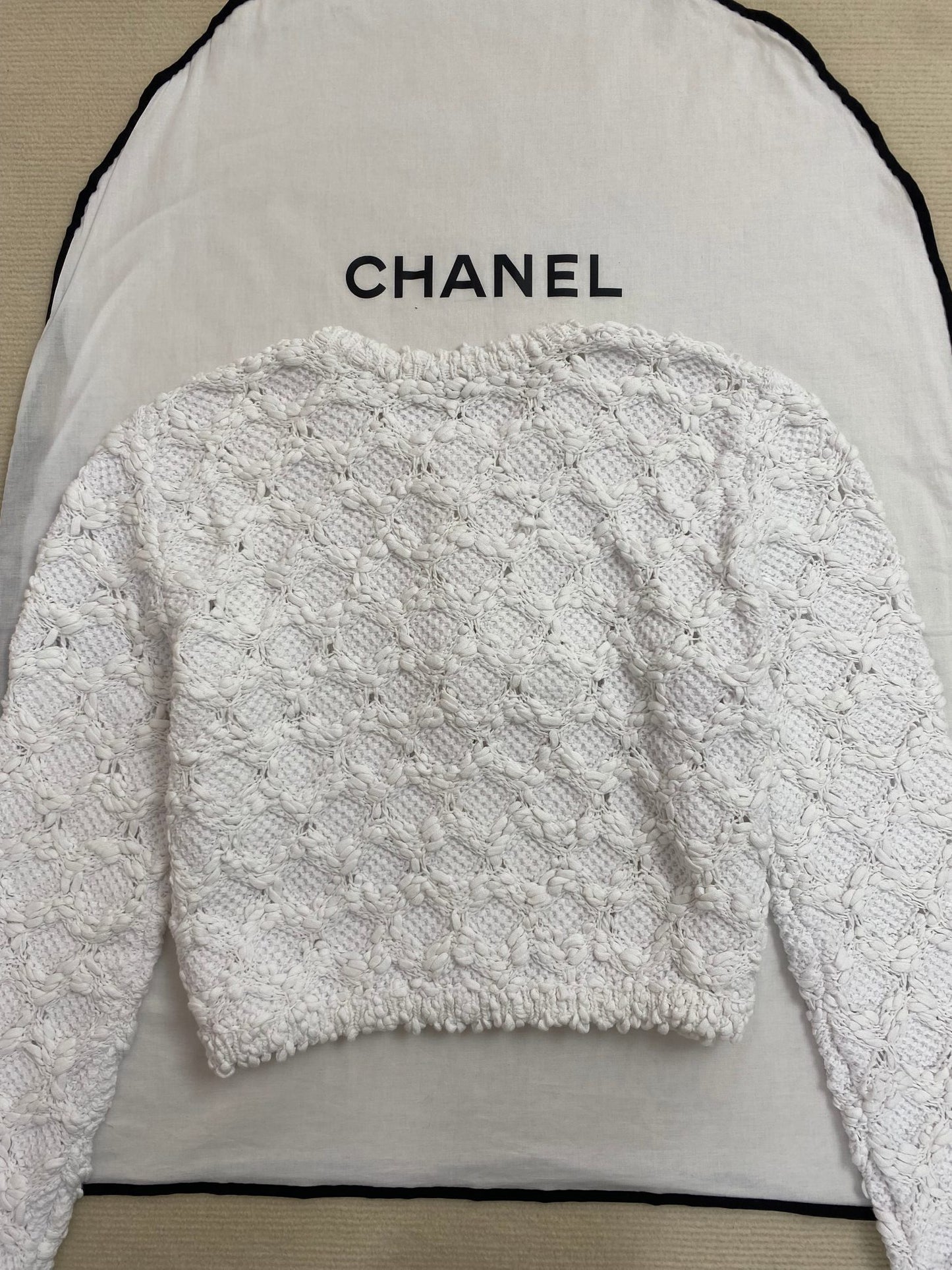 C 25 New Lattice Hollow Knit Cardigan
