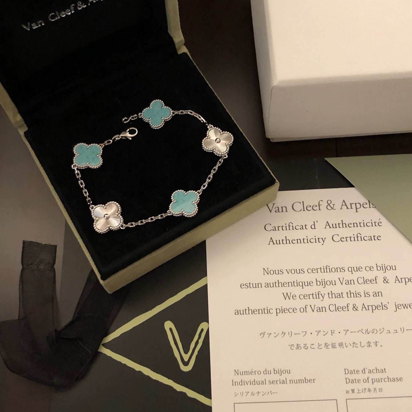 Laser Mint Blue Five Flower Bracelet