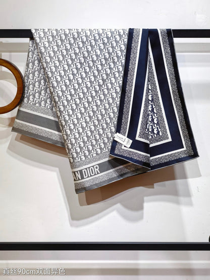 D 25 Double-sided, full-printed silk scarf