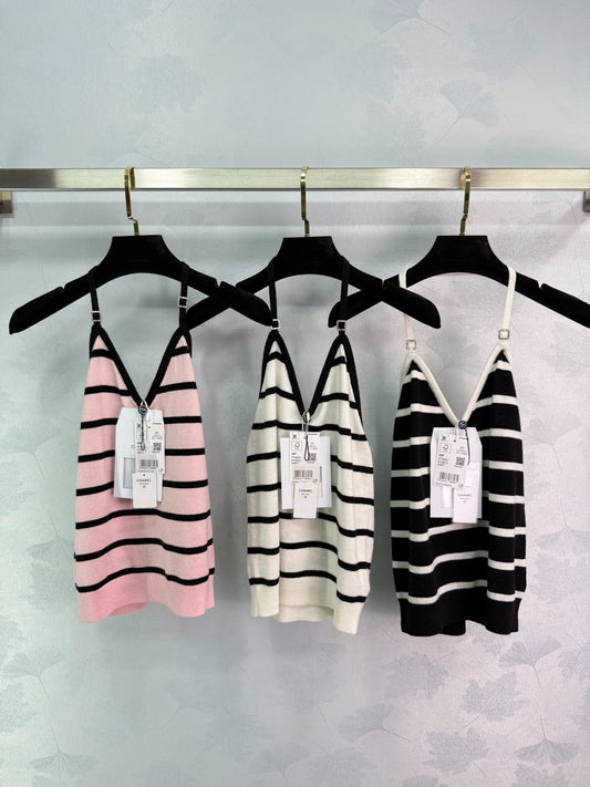 c 25s new product! Colorblocked Stripe Hanging Neck Knit Tank Top