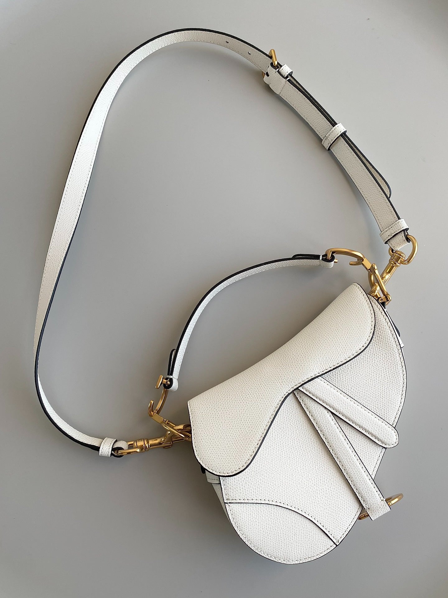 D 25 Palm Print White Small 𝗦𝗮𝗱𝗱𝗹 Classic Saddle Bag with Shoulder Strap