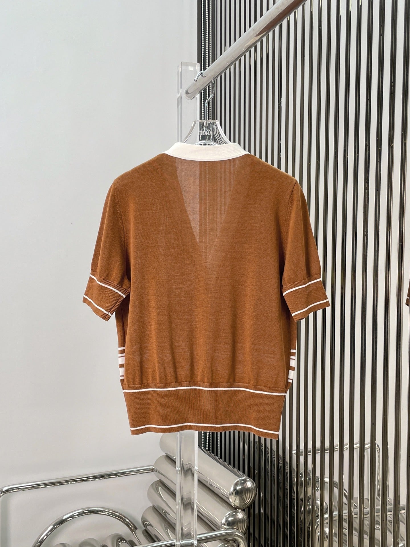 Cardigan en tricot jacquard à manches courtes et col en V H 25 