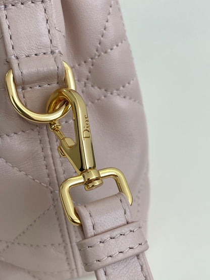 D 25 caro Bucket bag
