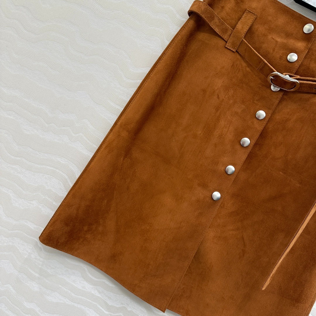 P 25 Fashionable lambskin skirt