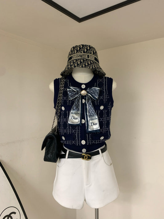 D 25 Bow Tie Knit Vest