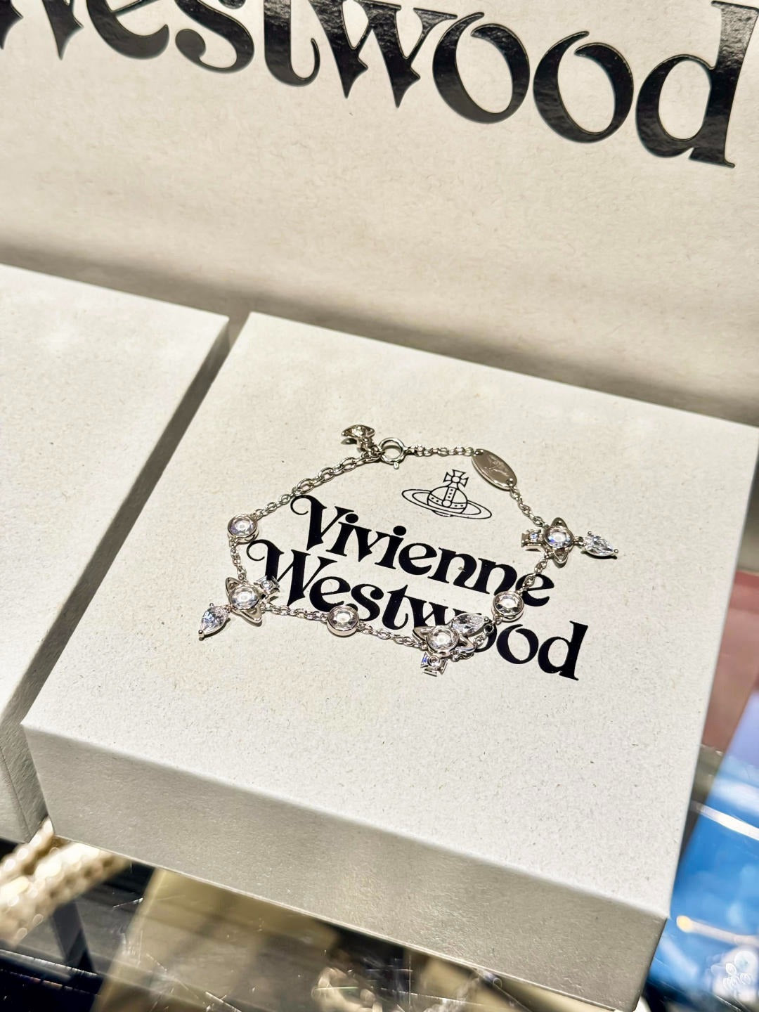 Vivian, bracelet.