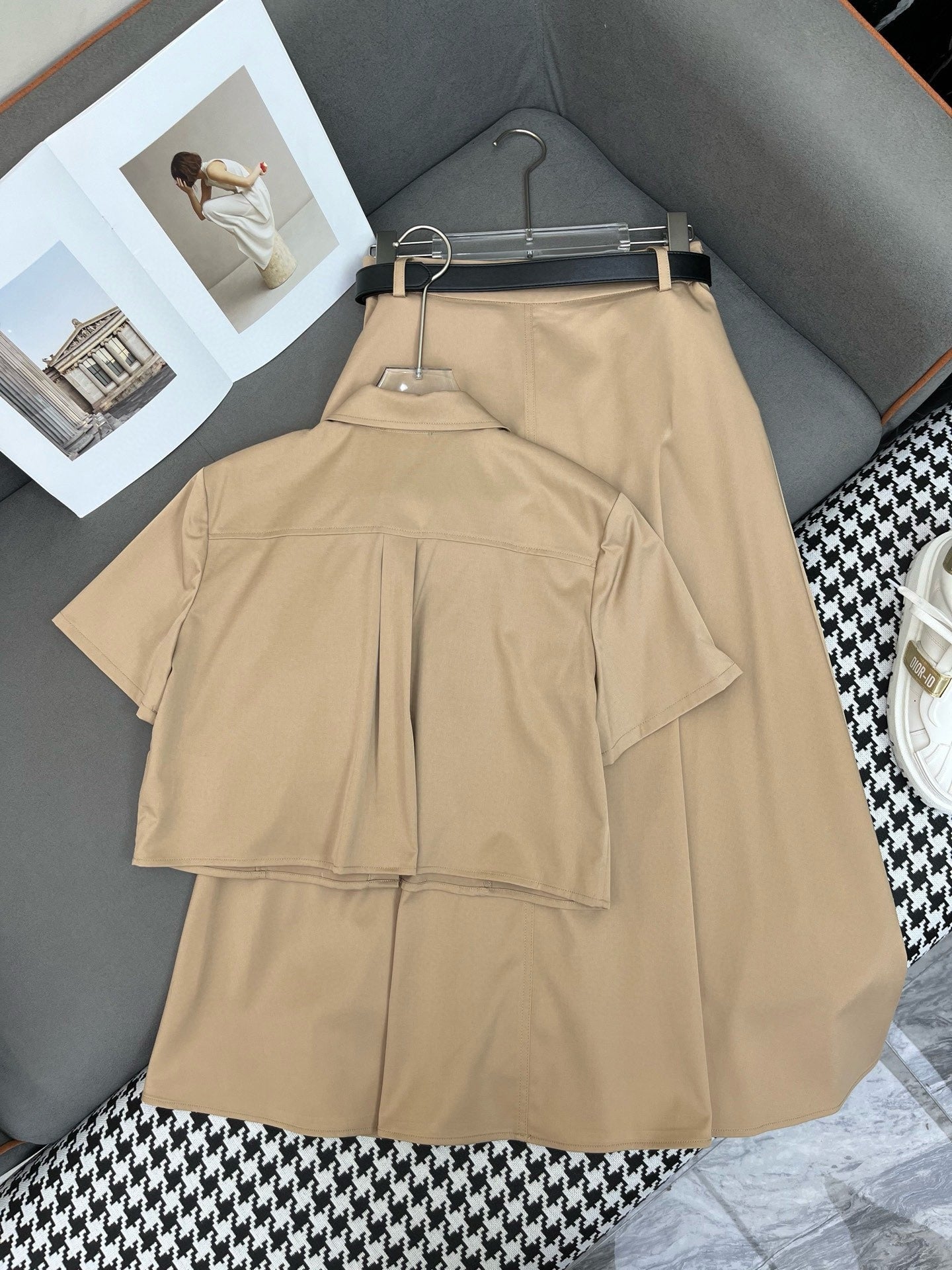 M 25 New Work Style Short Top + Skirt with Belt Set