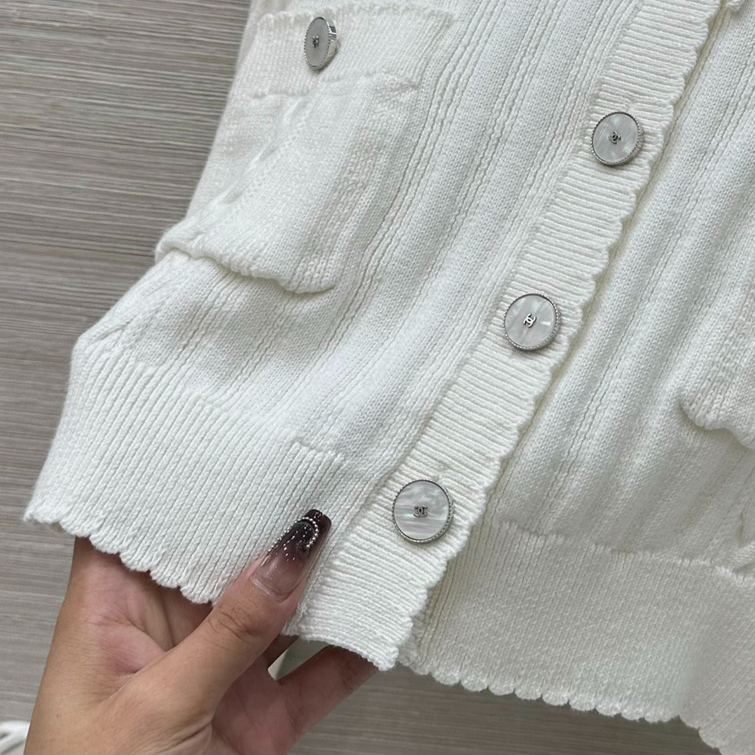 C 25 Pure White Simple Bow Cardigan