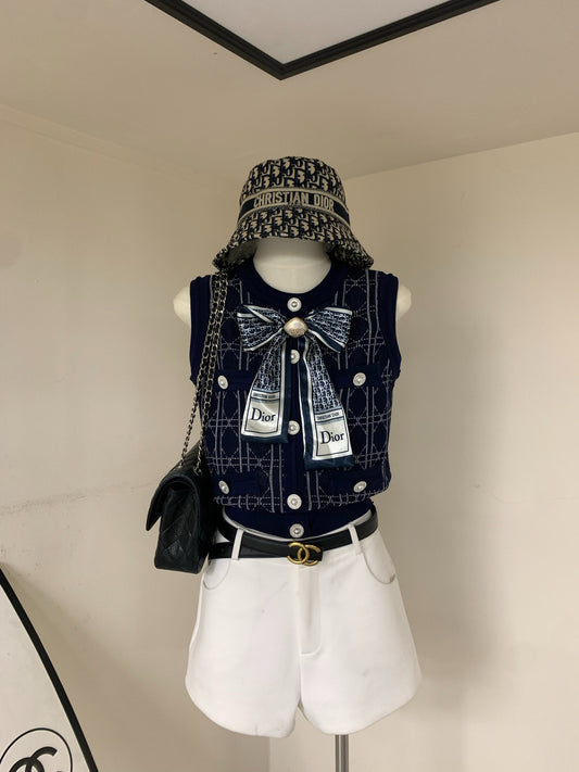 D 25 Bow Tie Knit Vest
