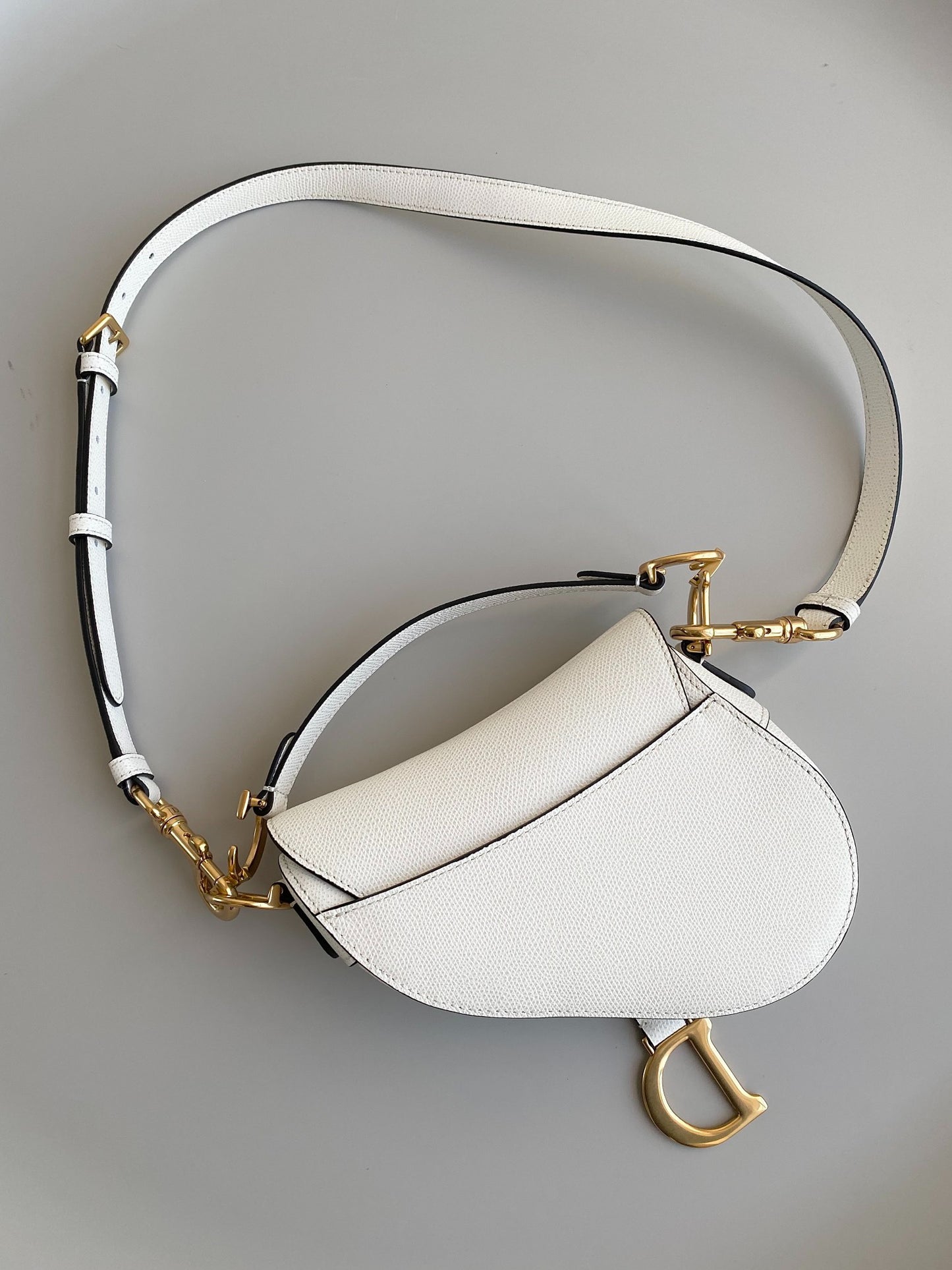 D 25 Palm Print White Small 𝗦𝗮𝗱𝗱𝗹 Classic Saddle Bag with Shoulder Strap