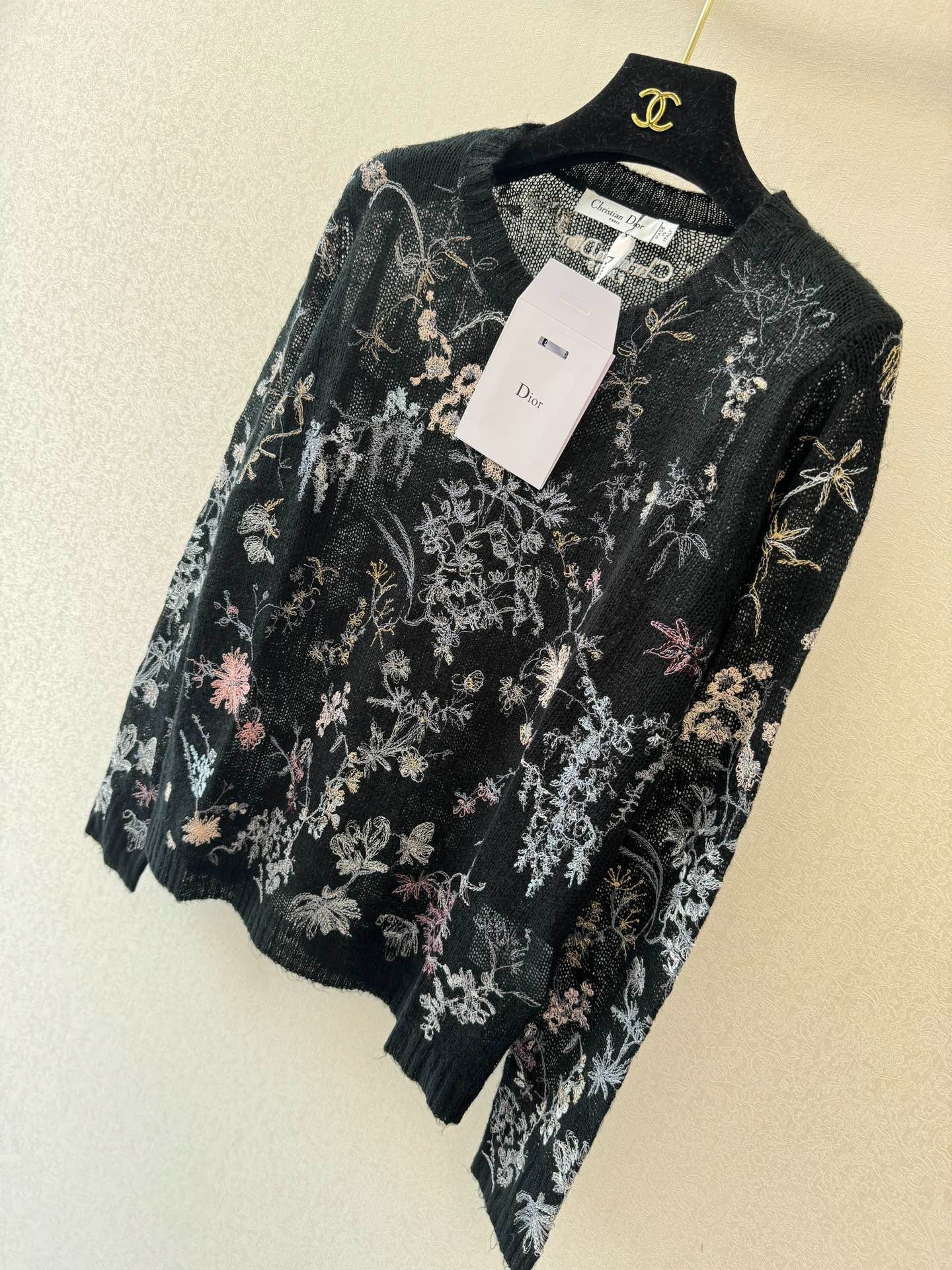 D 25 All-over embroidery Round neck, long sleeves(BLAKC/WHITE)