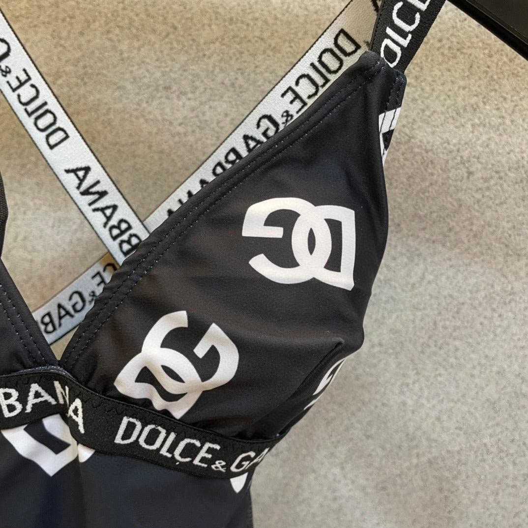 DO 25 New Letters Print One-piece Swimsuit