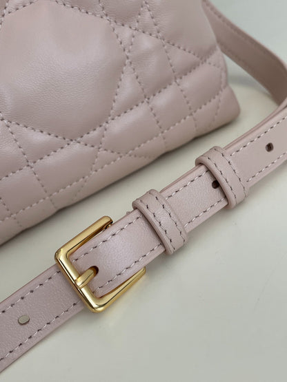 D 25 caro Bucket bag