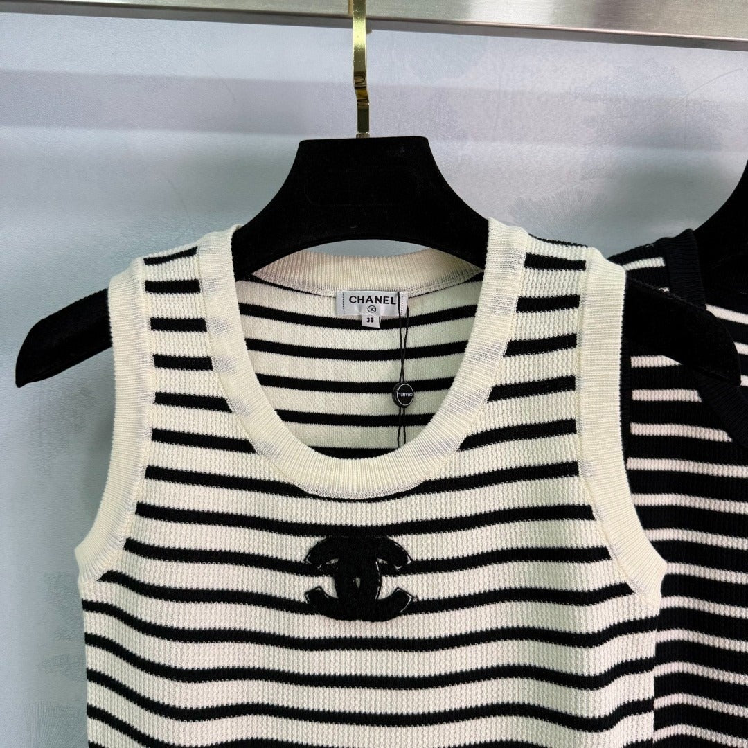 C 25 Striped knit undershirt
