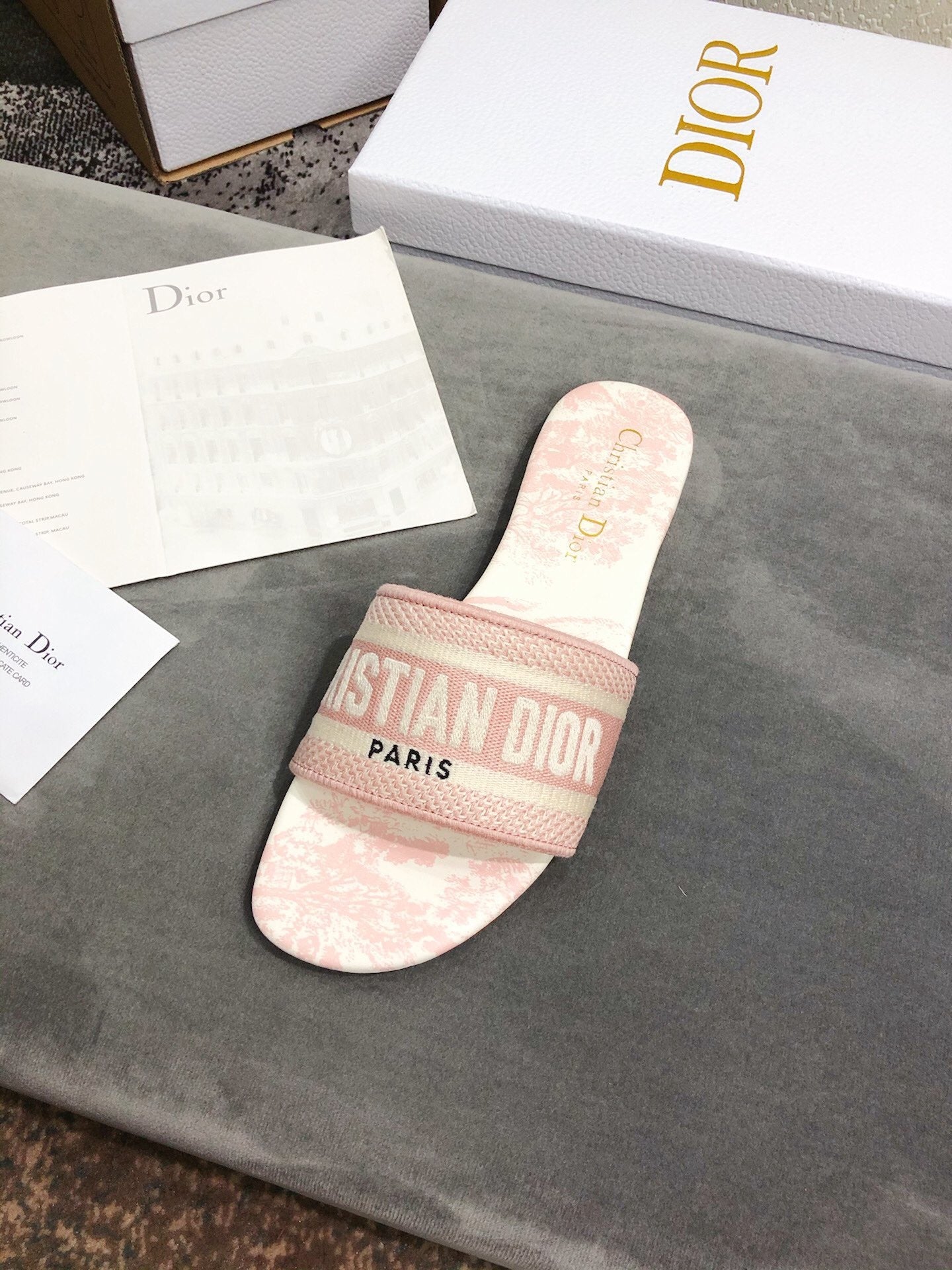 D 25 Spring/Summer New Embroidery Slippers