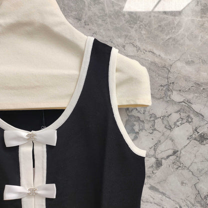 C 25 Black and White Color Clash Bow Knit Vest