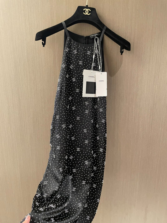 C 24 Heavy-duty pearl silk dress