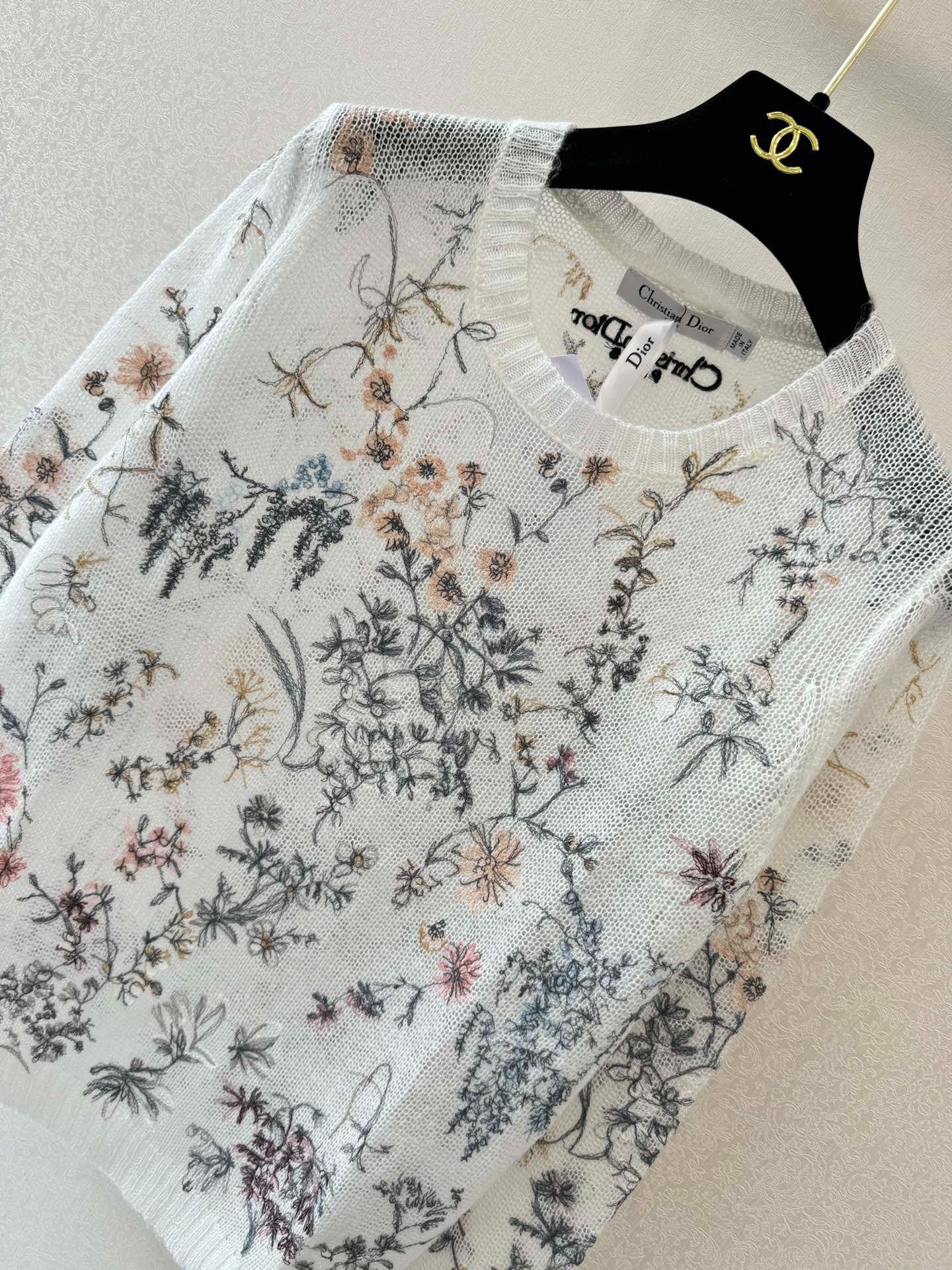 D 25 All-over embroidery Round neck, long sleeves(BLAKC/WHITE)