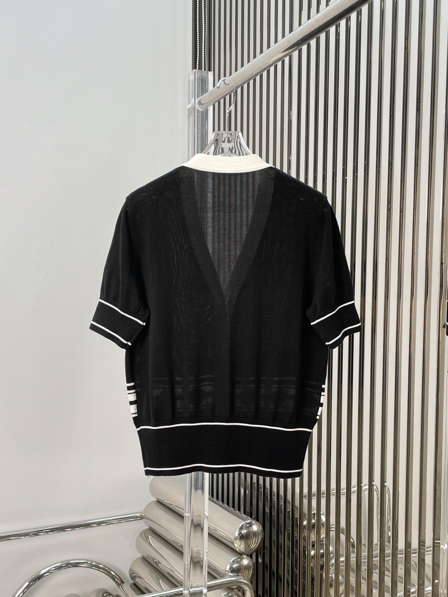 Cardigan en tricot jacquard à manches courtes et col en V H 25 