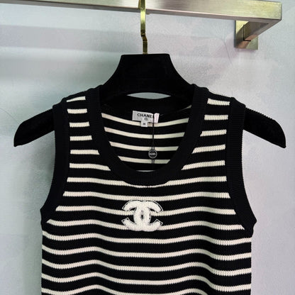C 25 Striped knit undershirt