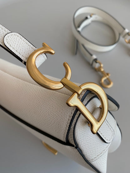 D 25 Palm Print White Small 𝗦𝗮𝗱𝗱𝗹 Classic Saddle Bag with Shoulder Strap