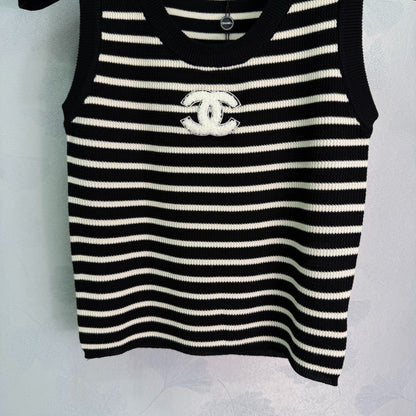 C 25 Striped knit undershirt