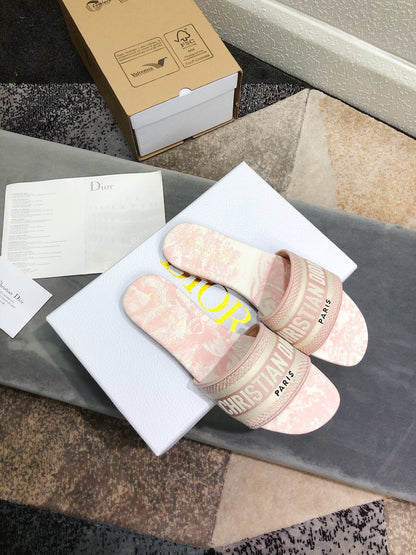 D 25 Spring/Summer New Embroidery Slippers