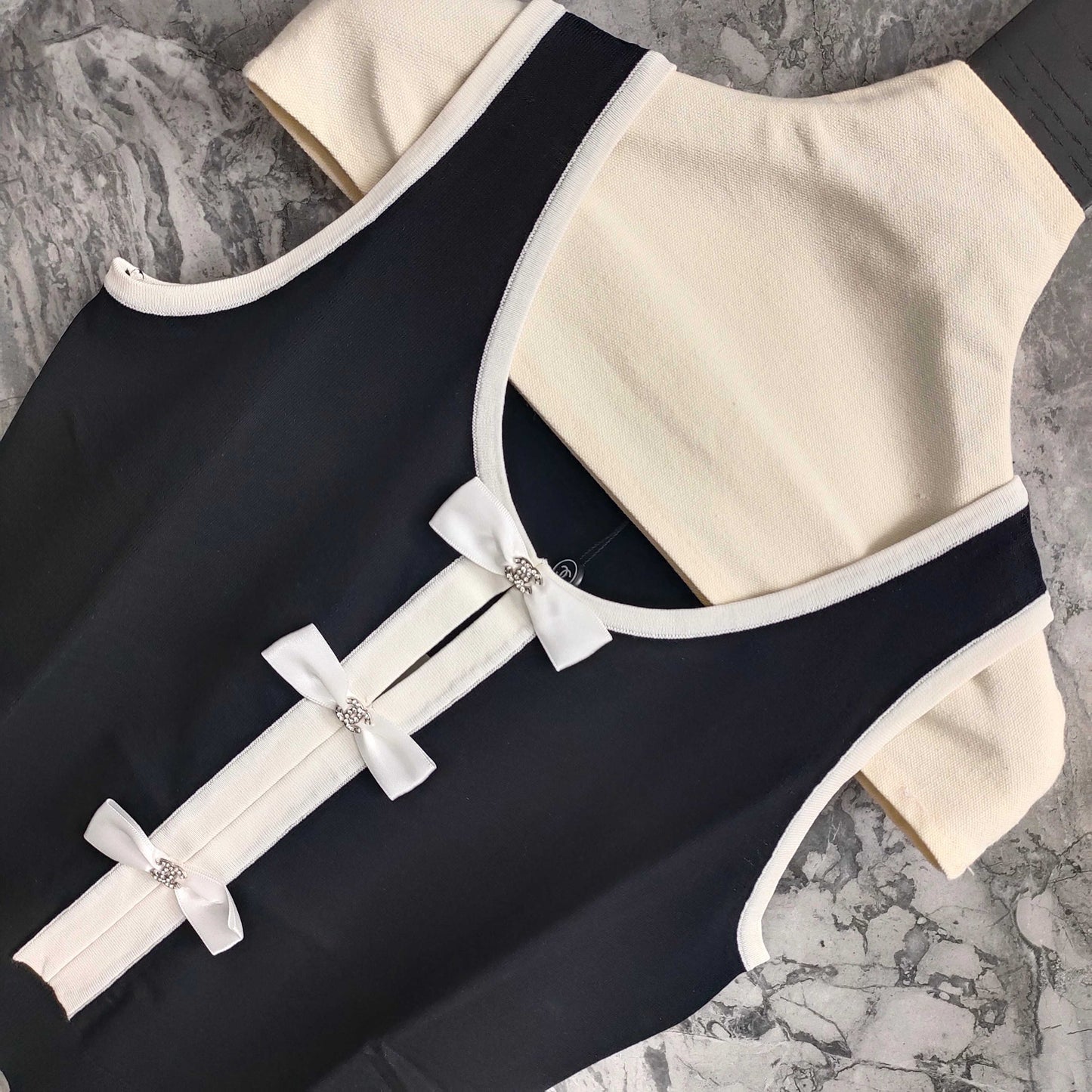 C 25 Black and White Color Clash Bow Knit Vest