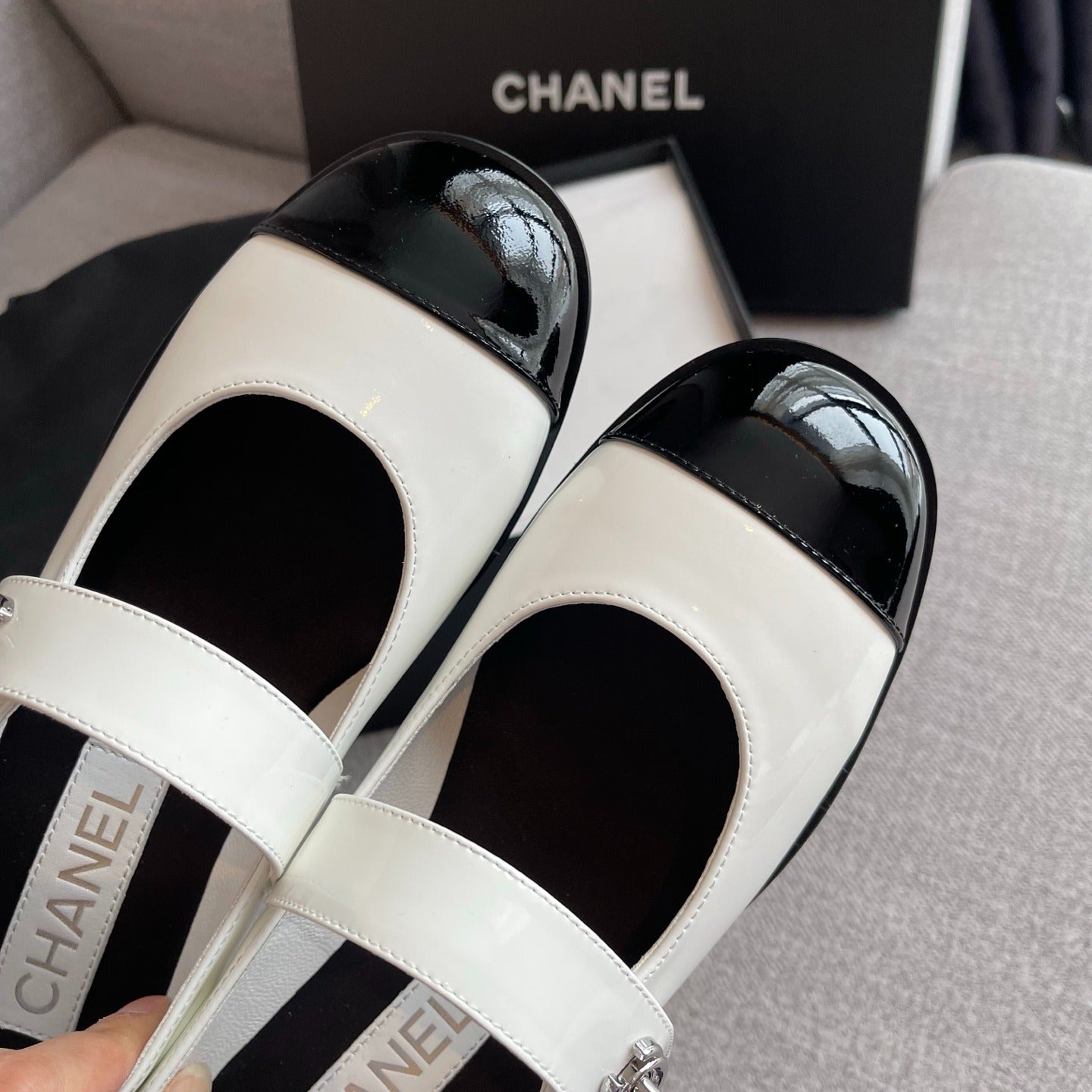 C 25 New schoolbag buckle Mary Jane shoes