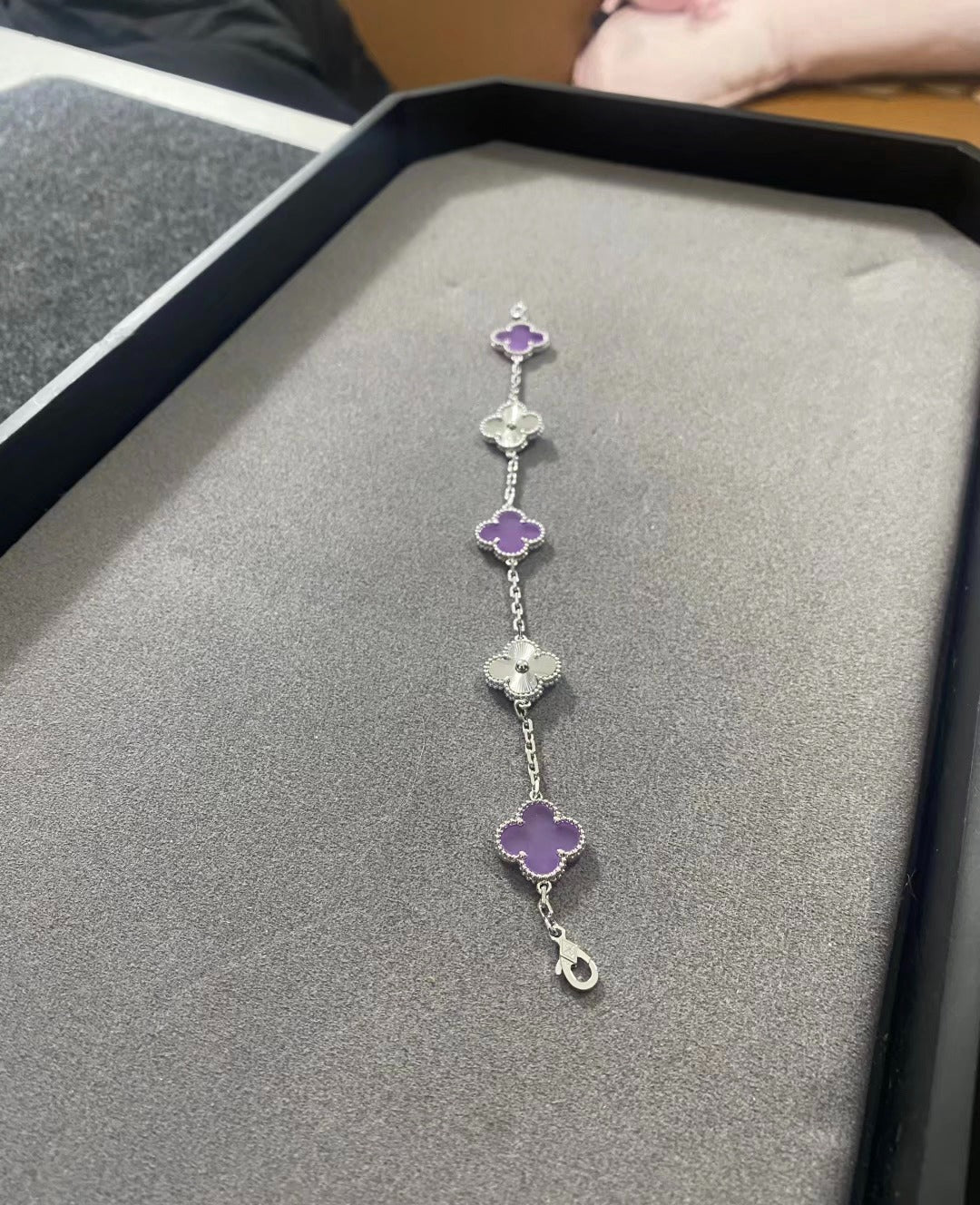 Laser Interval Violet Five Flowers Bracelet