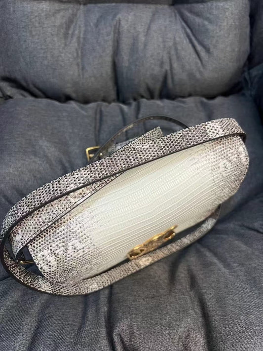 CE 25 Himalayan White Textured Shoulder Bag
