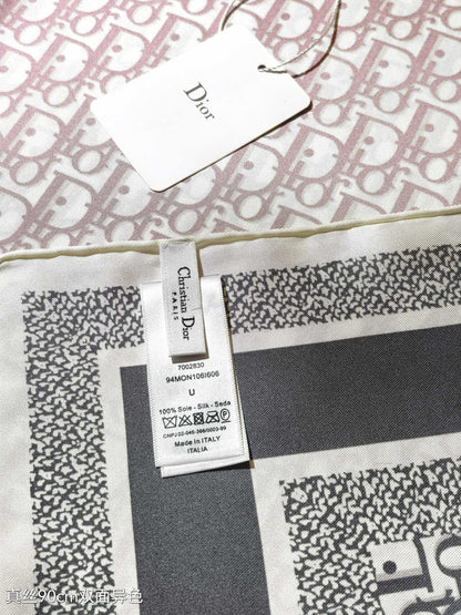 D 25 Double-sided, full-printed silk scarf