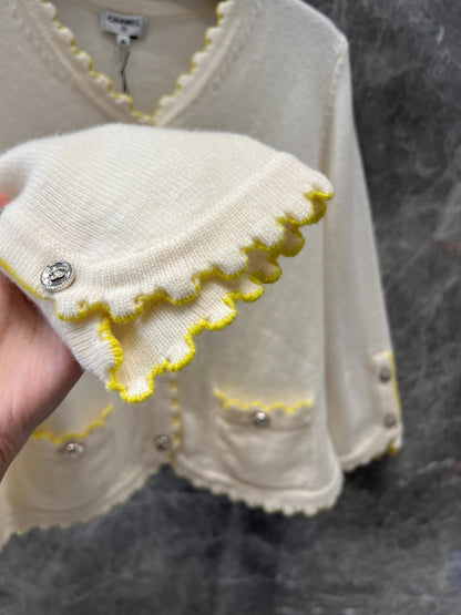 C 25 Split Sleeve Wavy Lace Short Knit Cardigan