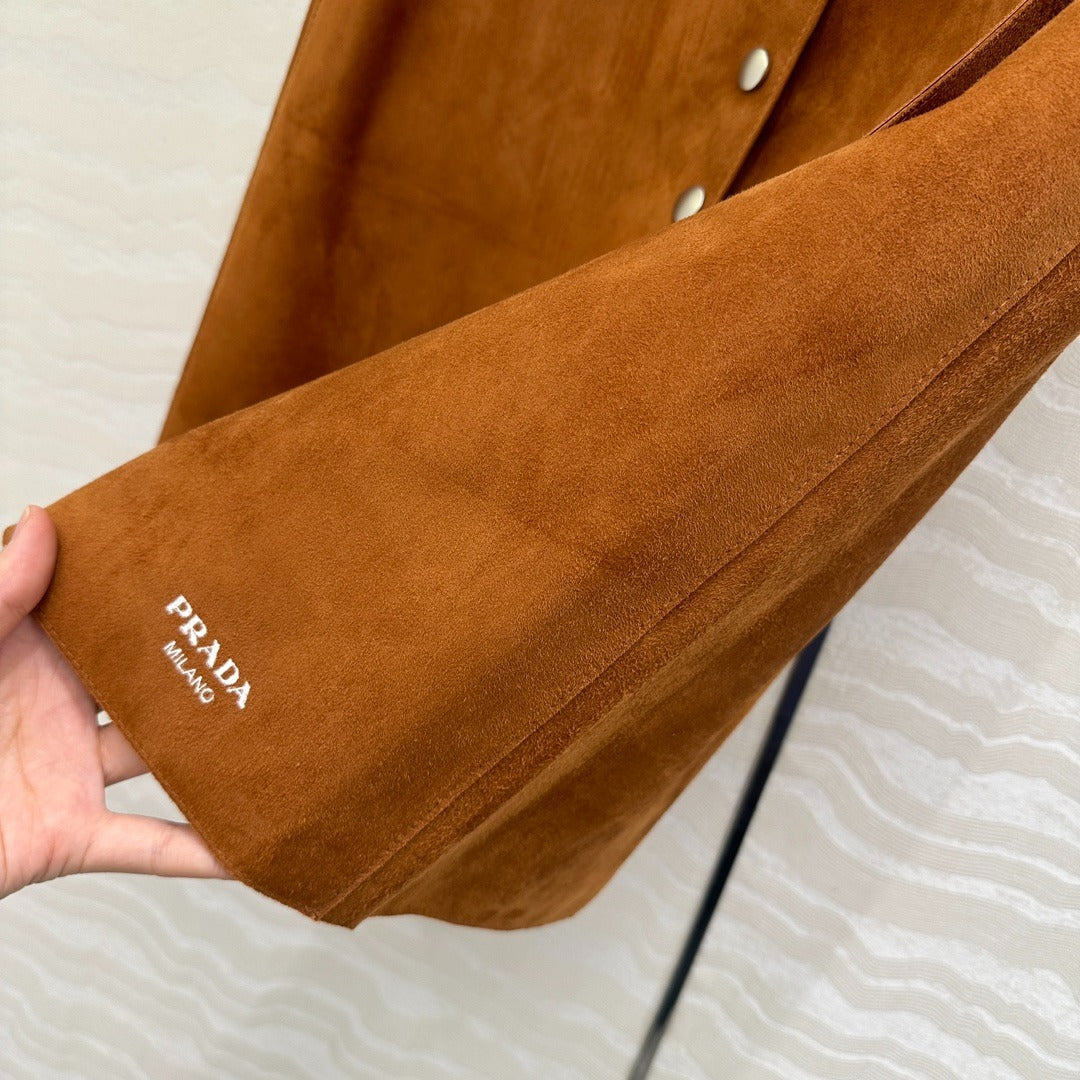 P 25 Fashionable lambskin skirt