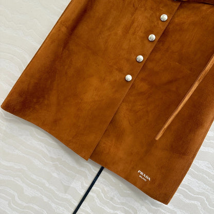 P 25 Fashionable lambskin skirt