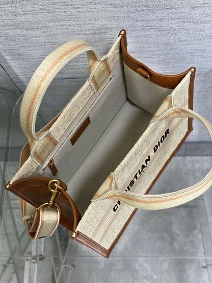 D  Book Tote Bag Beige Oblique Embroidered Raffia and Camel Calfskin