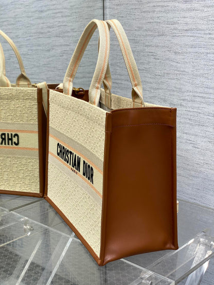 D  Book Tote Bag Beige Oblique Embroidered Raffia and Camel Calfskin