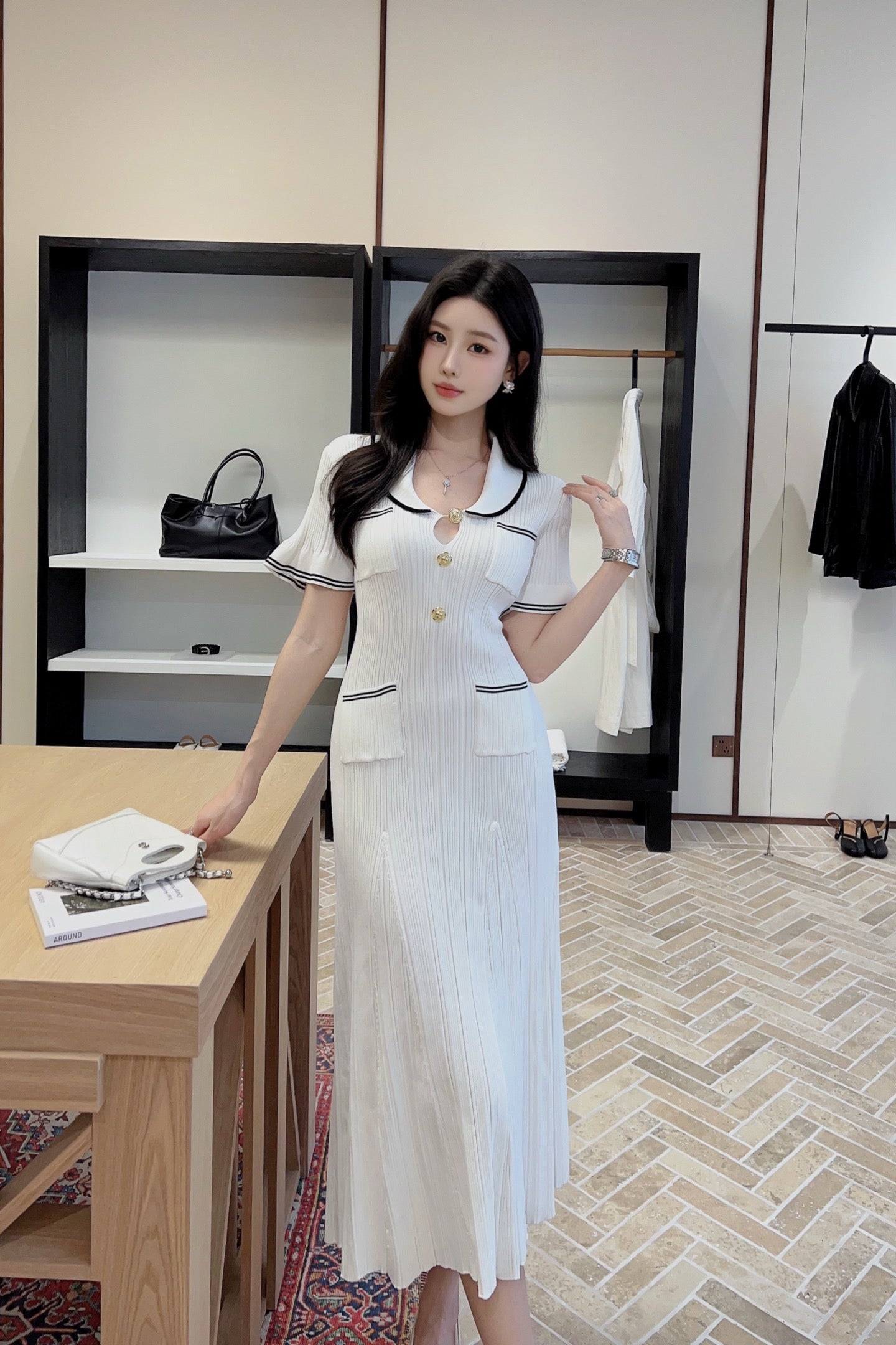 C 25SS Knitted dress(Black,white)