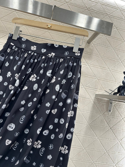 C 2025 new product High waist mid-length skirt