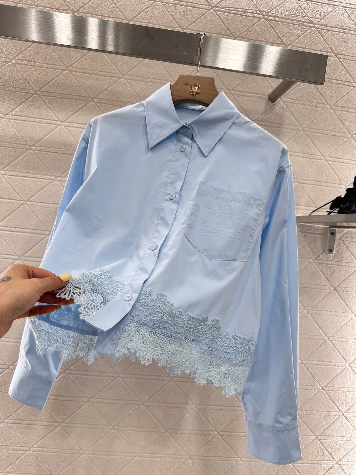 Lo 2025 new product Hollow embroidery shirt