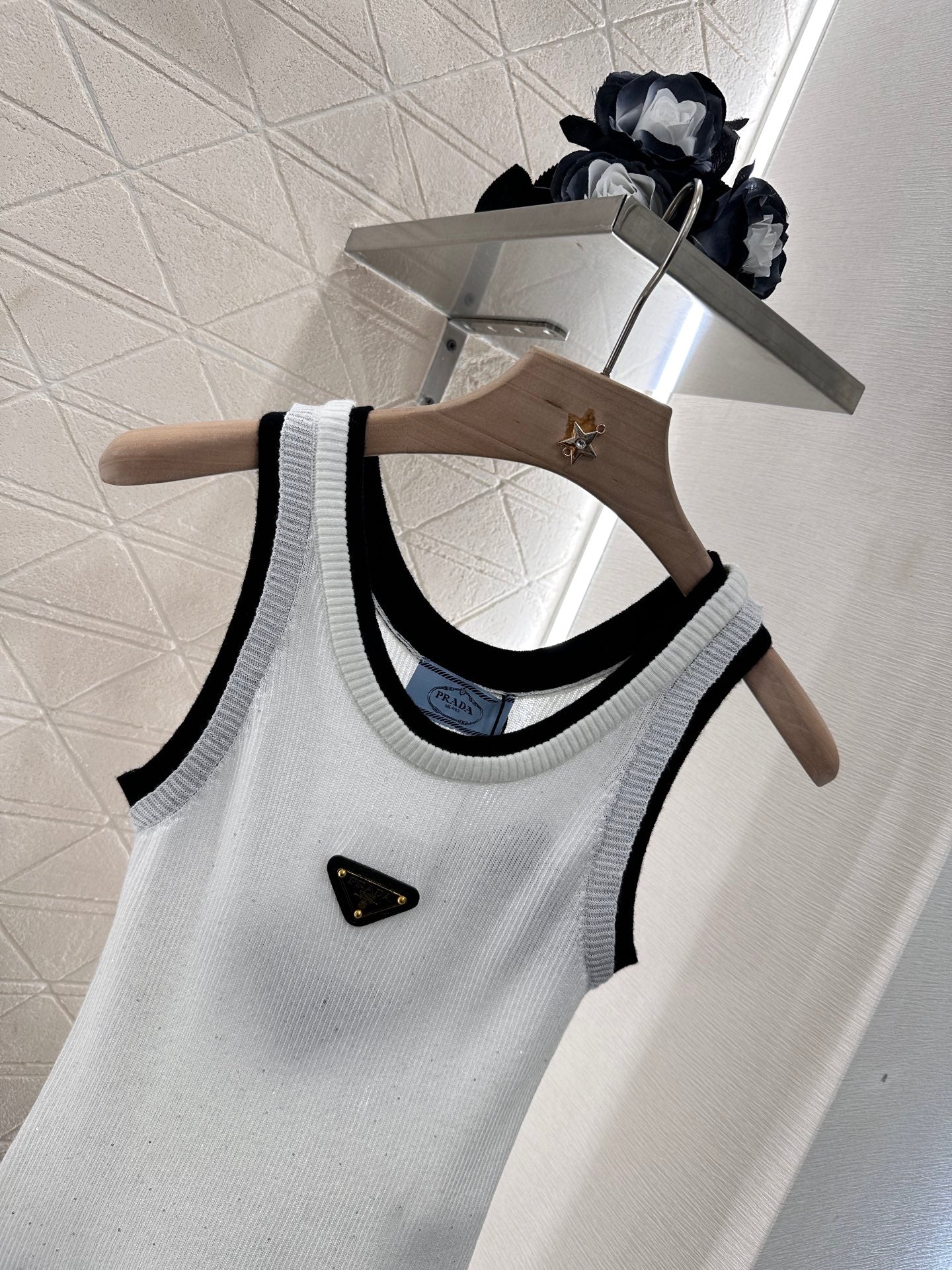 P 2025 new product Fake two-piece knitted vest