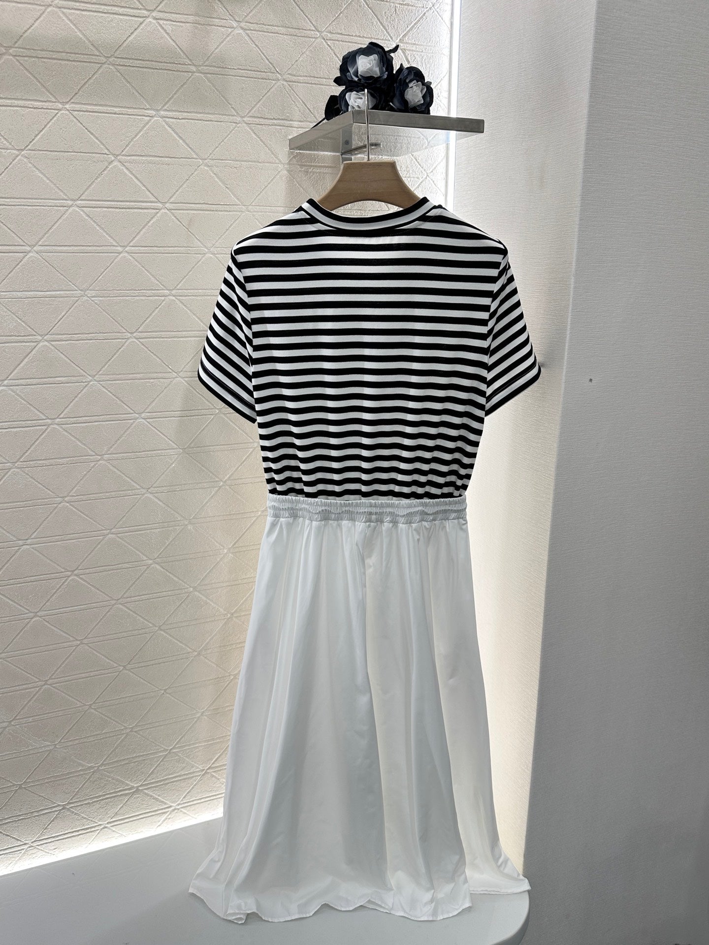 P 25 new products Striped dress