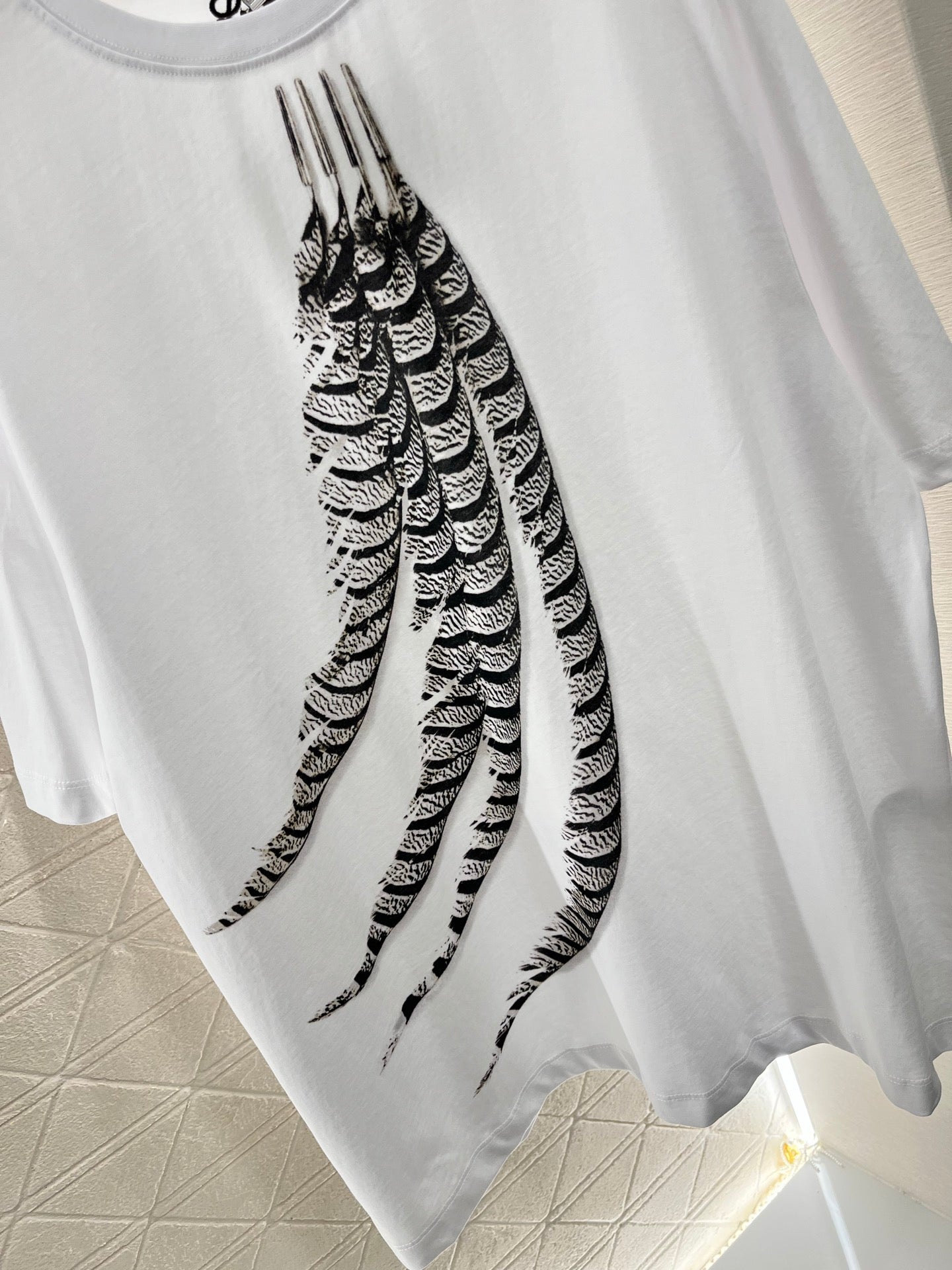 L*♥2025 new product Feather print